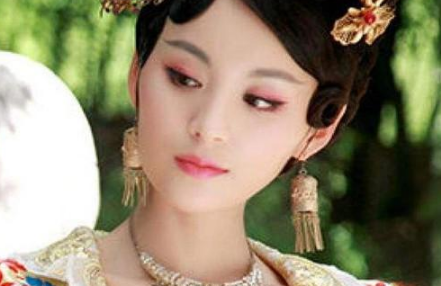 玉体横陈的冯小怜一生经历了什么