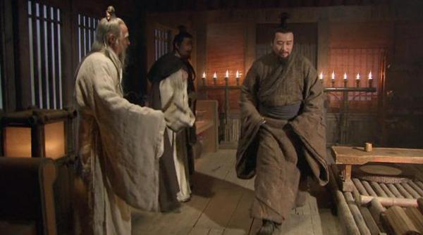 当年水镜先生为何向刘备推荐诸葛亮 而不是自己的侄儿司马懿？